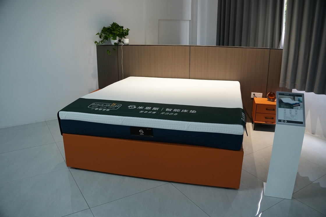Comfortable Smart Bed Mattress Adjustable Firmness Memory Foam Mattress With Motion Isolation
